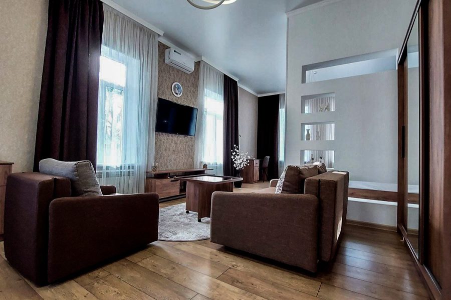 Номер люкс в корпусе 7 в санатории Тарханы город Пятигорск - фотография